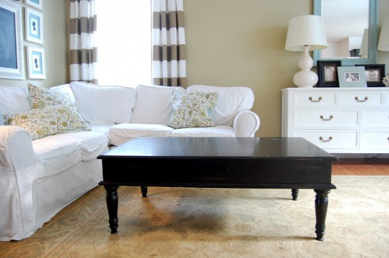 How to Accessorize A Coffee Table