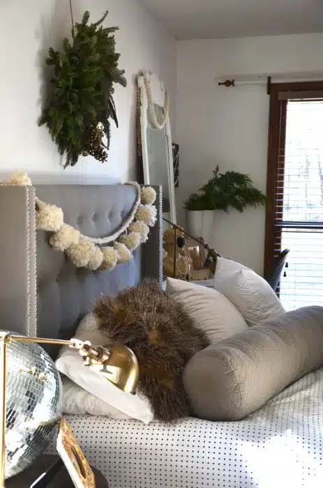 Christmas bedroom in 5 minutes!
