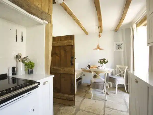 Honey-Pot-Cottage-in-the-Cotswolds-Unique-Home-Stays-10