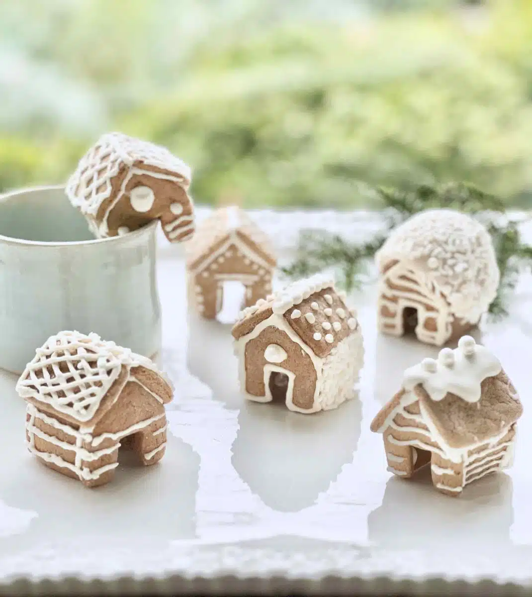 DIY Mini Gingerbread House Mug Toppers for Christmas 